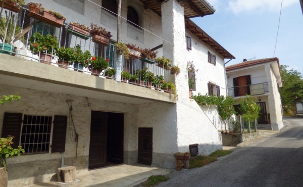 CASCINA VENDITA LANGHE (22)