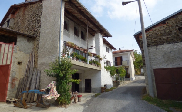 CASCINA VENDITA LANGHE (23)