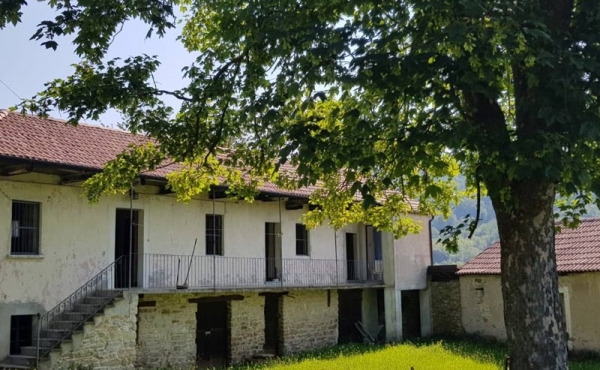 cascina con terreno (3)