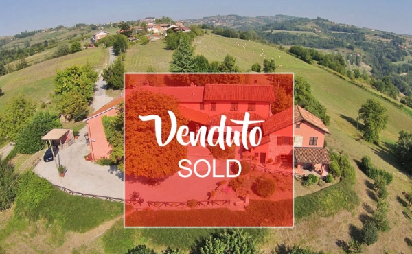  Farmhouse with land for sale in langhe area