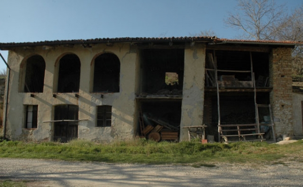 rustico vendita langhe (2)