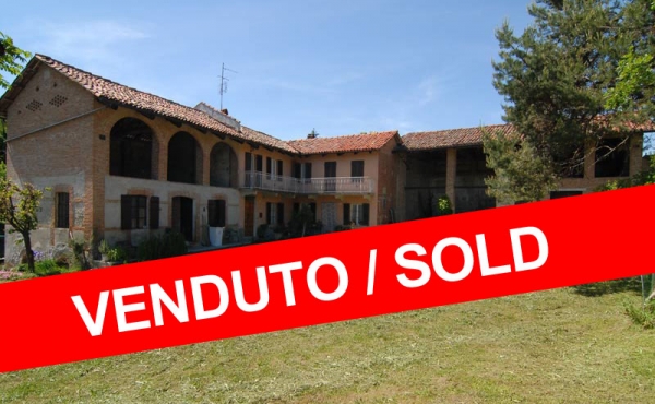 venduto-Cascina vendita langhe (9)