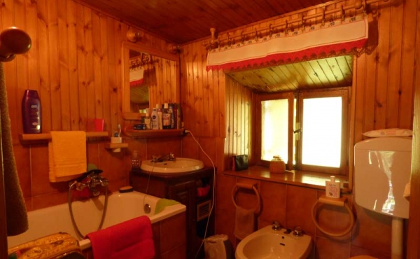 Rustici-in-pietra-con-terreno-(10)
