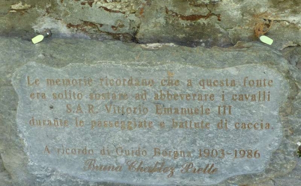Rustici-in-pietra-con-terreno-(17)