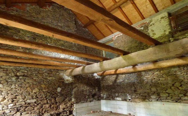 Rustici-in-pietra-con-terreno-(20)