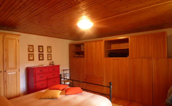 Rustici-in-pietra-con-terreno-(7)