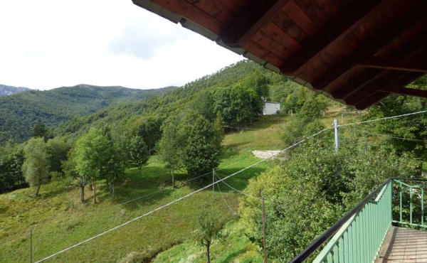 Rustici-in-pietra-con-terreno-(8)