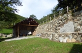 Rustici-in-pietra-con-terreno-(38)