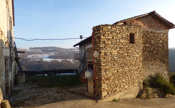 3 Rustici in pietra (73)