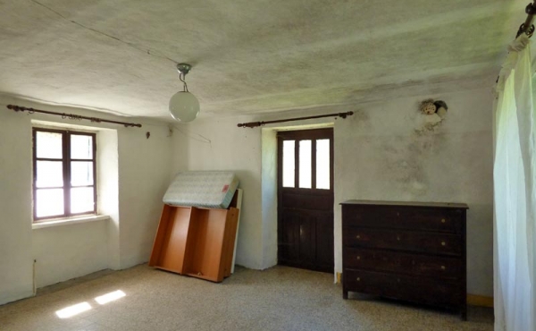 Cascina a corte con terreno (13)