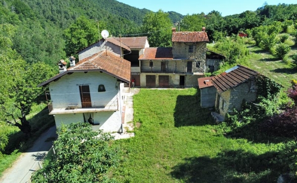 Cascina a corte con terreno (19)