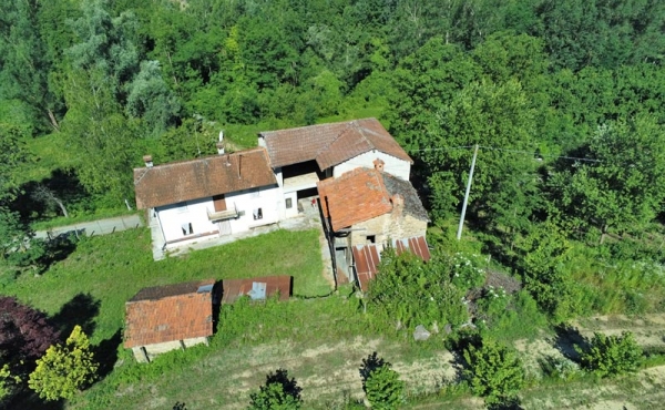 Cascina a corte con terreno (23)