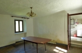 Cascina a corte con terreno (11)