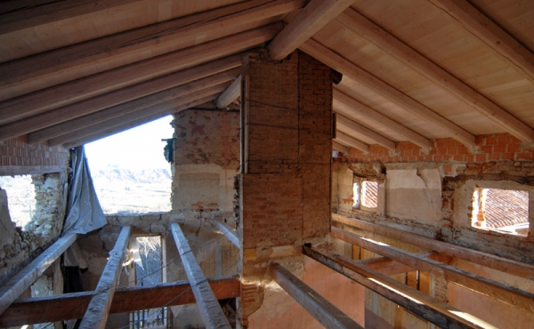 Cascina storica con terreno (36)