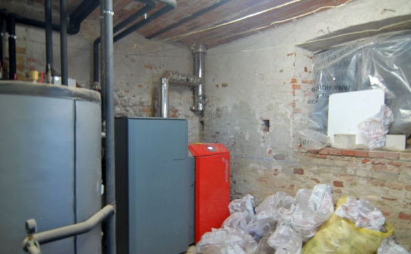 Cascina storica con terreno (47)