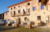 Cascina storica con terreno (40)