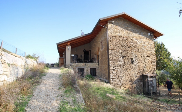 Casale prestigioso con piscina (34)