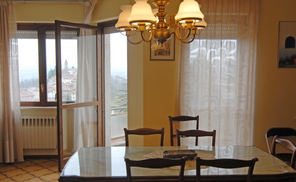 Appartamento su due livelli, con terrazza panoramica