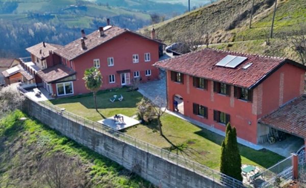 Zwei Renovierte Landhäuser mit Garten in Panoramalage 