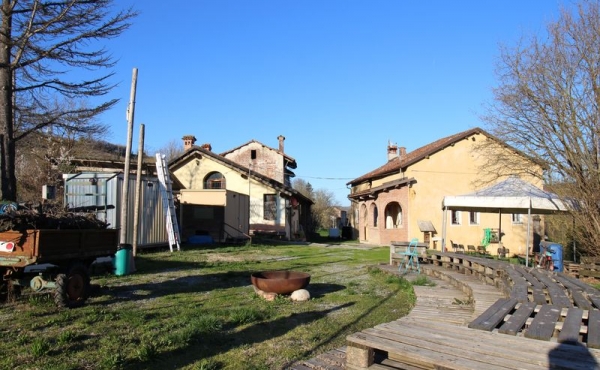 Cascina ex convento con terreno (79)