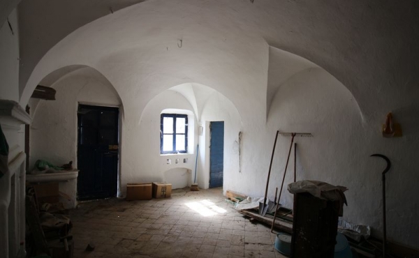 Cascina ex convento con terreno (88)
