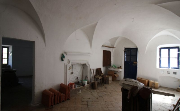 Cascina ex convento con terreno (89)