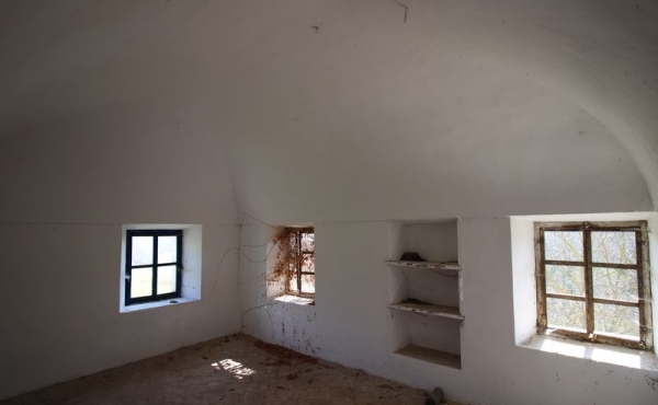 Cascina ex convento con terreno (92)