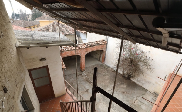 Casa in centro paese Novello (36)
