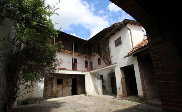 Casa in centro paese Novello (48)