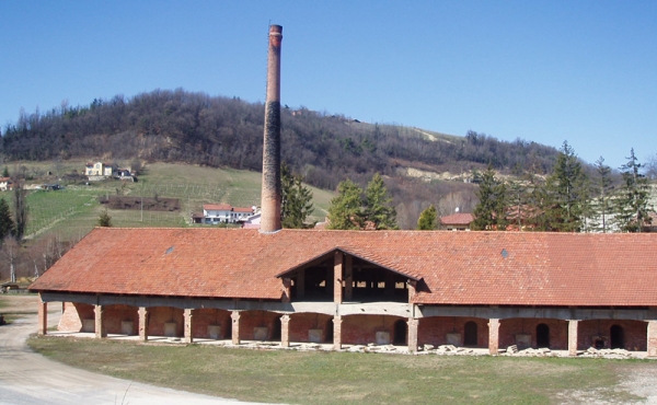 Alte Ziegelbrennerei zu verkaufen in Monforte d'Alba