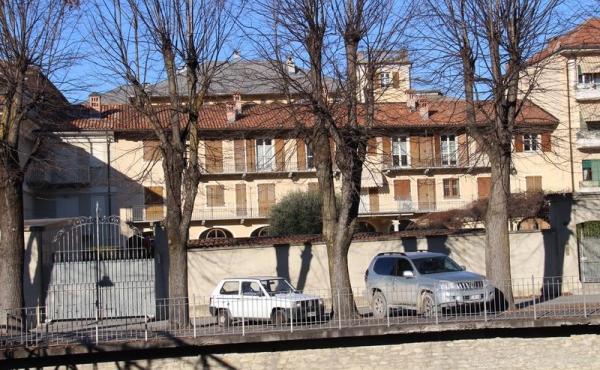 Casa con 4 appartamenti (3)
