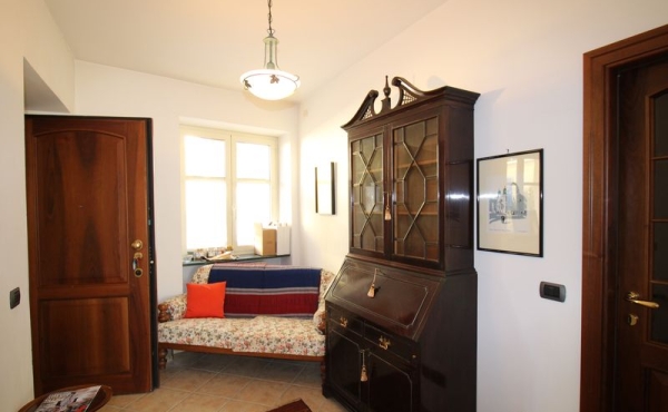Casa con 4 appartamenti (50)
