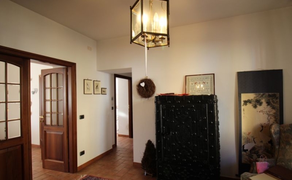 Casa con 4 appartamenti (69)