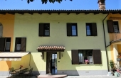MNG013, Teil eines alten renovierten Bauernhauses in Panoramalage