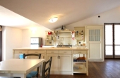 ABT002, Refurbished Apartment with Stunning Views 