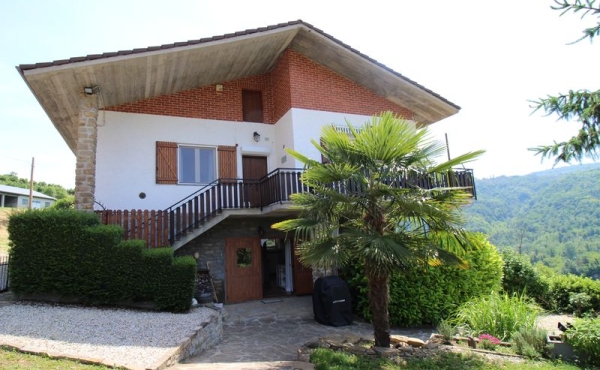 Villa indipendente con terreno