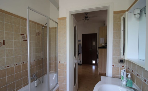 Villa indipendente con terreno (51)
