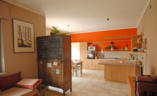 Appartamento con terrazza e posto auto 